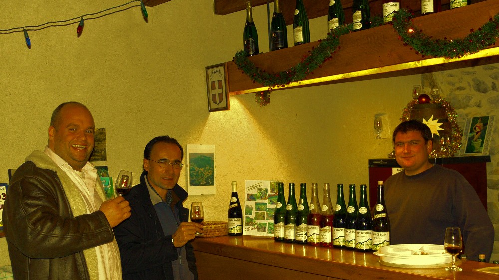 Weinprobe in einem savoyischen Keller